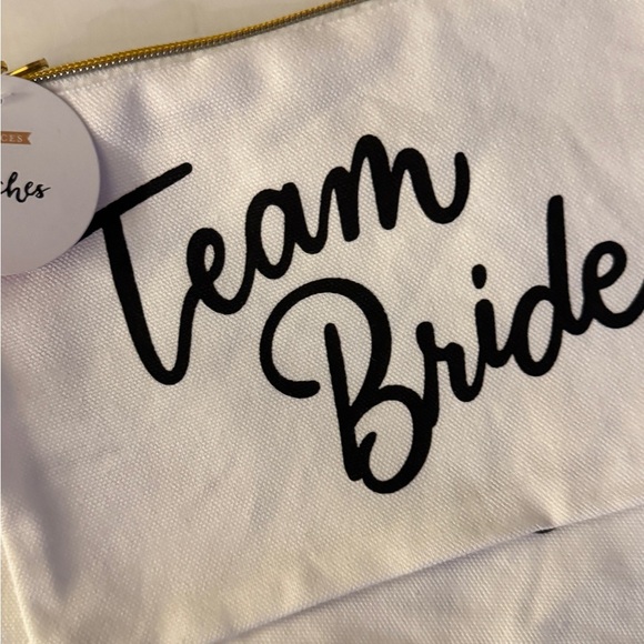 Pack of six team bride bags with gold zipper - Picture 5 of 5